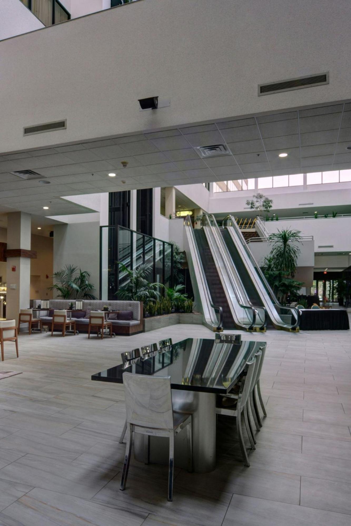 แมริออท อีสต์ แลนซิง แอท ยูนิเวอร์ซิตี้แอเรีย Hotel แลนซิ่ง ภายนอก รูปภาพ
